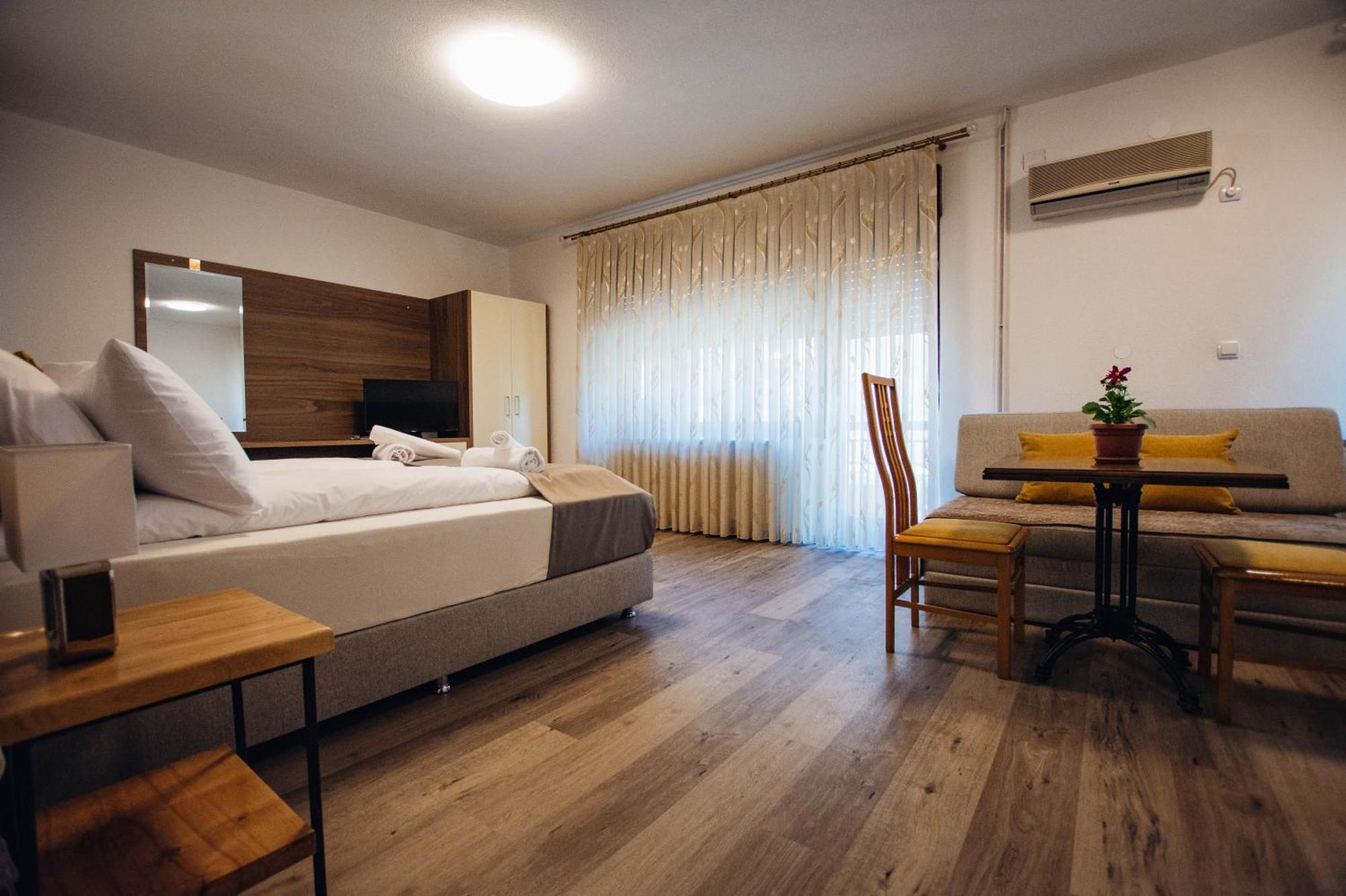 Urban Studio Apartments 스트루미차 외부 사진