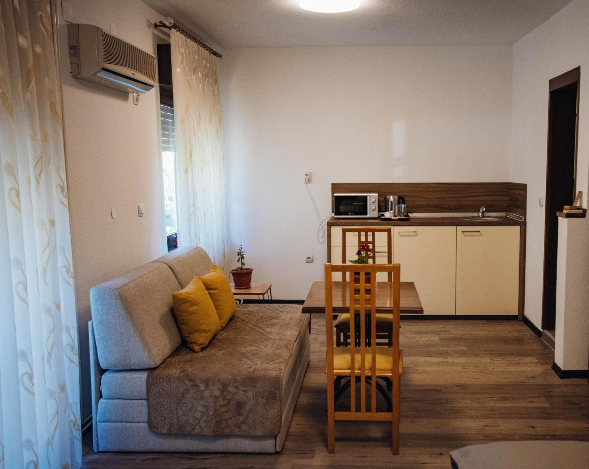 Urban Studio Apartments 스트루미차 외부 사진